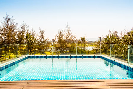 Cost of Glass Pool Fence Repair in Oakleaf Plantation, FL